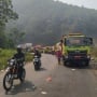Penampakan Antrean Truk Pengangkut Sampah yang Mengular Akibat TPA Sarimukti Kebakaran, Supir: Sudah Nunggu dari Subuh