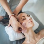 Sedang Viral di Mancanegara, Coba Perawatan Head Spa Untuk Me Time di Sini
