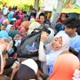 Cukup dengan Rp10 Ribu, Masyarakat Pamekasan Bisa Tebus Sembako Murah dari Relawan SandiUno