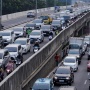 Sudah Dilarang, Para Pengendara Motor Nekat Melintasi JLNT Casablanca yang Berbahaya