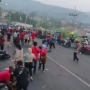 Detik-detik Kecelakaan Maut Truk Tabrak Penonton Karnaval di Mojokerto Terekam Kamera, Warga Berhamburan