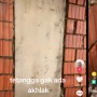 Pria Ini Kesal Lantaran Jendela Rumahnya Tertutup Tembok, "Tetangga Engga Ada Akhlak"