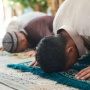 Bacaan Sholat Jumat Lengkap dari Awal Sampai Akhir: Arab, Latin dan Terjemahan