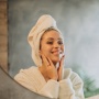 5 Langkah Sederhana Lakukan Facial di Rumah, Hasil Glowing dan Anti-Ribet!
