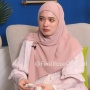 VIDEO Inara Rusli Nangis-Nangis Curhat ke Feni Rose Dituding Pamer Lepas Cadar