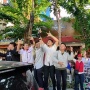 Sejumlah Pemuda Nyayikan Lagu Ganjar Pranowo di Depan Lokasi Deklarasi, Respons Cak Imin Tak Terduga