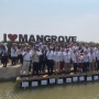 200 Pelajar Tangerang Ikut dalam Konservasi Mangrove Kerja Bersama Hijaukan Indonesia