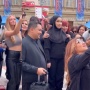 Lolos ke Final AGT, Putri Ariani Dikerubungi Emak-emak di Amerika Serikat