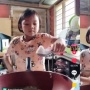 Momen Lucu Bocah Perempuan Bikin Tutorial Telur Ceplok: Garamnya 2 Sendok