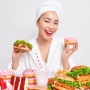 4 Zodiak yang Dikenal Suka Melampiaskan Stres pada Makanan, Kamu Termasuk?
