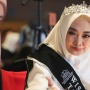 7 Potret Ibunda Ria Ricis yang jadi Wisudawati Tertua Penghafal Alquran Usai Koma