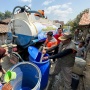Bantu Warga Terdampak Bencana Kekeringan Ekstrem, Semen Gresik Salurkan 400 ribu Liter Air Bersih ke 14 Desa di Rembang