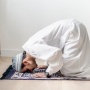 Sholat Jamak Takhir Maghrib dan Isya di Waktu Isya, Ini Niat dan Caranya