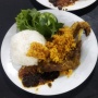 Lezatnya Bebek Kremes Wengi, Sambal Bakarnya Juara!