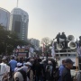 Bom Asap Membubung ke Langit, Massa Buruh Ikut Gabung FPI dkk Gelar Aksi Bela Rempang di Jakarta