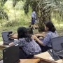 Tak Ada Akses Internet, Siswa SMP di Kalbar Terpaksa Naik Bukit Kebun Sawit Demi Laksanakan ANBK