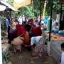 Ibu Hingga Anak Berebut Uang Koin di Lombok Barat, Dipercaya Bisa Sembuhkan Penyakit