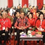 Ketika Jokowi Tebar Senyum Saat Duduk Diapit Megawati dan Ganjar di Rakernas IV PDIP