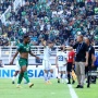 Larang Paulo Victor Tendang Penalti Saat Persebaya vs Persib, Josep Gombau: Keputusan Ada di Saya