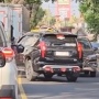 Pajero Berulah Tak Mau Antre di Lampu Merah hingga Timbulkan Kemacetan, Bikin Warganet Geregetan