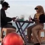 Viral Sejoli Duduk Berduaan di Pinggir Pantai Kena Tegur, Endingnya Diusir