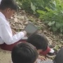 Heboh Siswa SD di Kabupaten Agam Ujian ANBK di Perbukitan Gegara Sulitnya Jaringan Internet, Disdik Bilang Begini