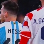 Lionel Messi Diludahi Pemain Paraguay saat Kualifikasi Piala Dunia 2026, Tetap Santai