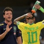 Ditimpuk Botol Air Mineral Usai Laga Brasil vs Venezuela, Neymar: Saya Mengutuk