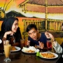 4 Rekomendasi Tempat Makan Murah Dekat UNY, Perut Kenyang Kantong Aman!