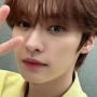 3 Potret Lee Know Stray Kids yang Kini Genap 25 Tahun,Tampan Maksimal!