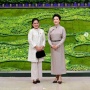 Iriana Jokowi Tampil Pede Tas Asal Papua Tengah ke KTT Beijing Cina, Begini Penampakannya