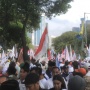 Jelang Anies-Muhaimin Mendaftar, Lagu Yaa Lal Wathan Menggema Di Depan Gedung KPU