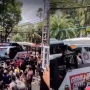 Momen Bus Rombongan Ganjar-Mahfud MD Tersangkut Kabel, Pertanda Apa Lagi..