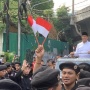 Diantar Pakai Mobil Atap Terbuka, Anies dan Cak Imin Berdiri Sejauh 2,3 Km Demi Daftar Capres-Cawapres ke KPU