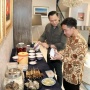 Ketemu Anis Matta Disuguhkan Pizza, Giliran Bubur Ayam Jadi Santapan Gibran Saat Datangi AHY