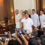 Tak Biasa! Gaya Hormat Prabowo Pura-pura 'Ngacir' Dari Wartawan Usai Rapimnas Gerindra