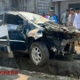 Brakkk! Mobil Tabrak Pembatas Jalan, Kades di Probolinggo Meningal Dunia