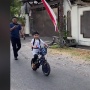 Viral Momen Jan Ethes Naik Sepeda, Warganet Salfok dengan Paspampres: Besok Dikawal Jadi Anak Wapres