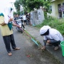 Cegah Banjir, Warga di Medan Gotong Royong Bersihkan Jalan
