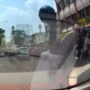 Viral Pengendara Motor Emosi Lempar Helm ke Mobil, Simak 5 Tips Mengelola Emosi