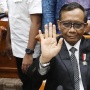 Balihonya di Kandang Banteng Diturunkan Paksa saat Jokowi Mau Lewat, Mahfud MD: Nggak Penting!
