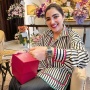 Dapat Kado Jam Tangan Mewah dari Atta dan Aurel, Wajah Bahagia Ashanty Jadi Sorotan