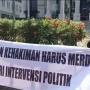 Demo Tolak Hak Angket DPR ke MK, Praktisi hingga Mahasiswa Tutup Mulut Pakai Lakban