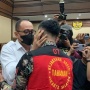 Tangis Pecah saat Anaknya jadi Saksi di Sidang, Rafael Alun Peluk Erat Mario Dandy