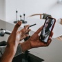 Takut Gelap Saat Video Call? Gunakan Fitur HyperOS Ini di HP Xiaomi