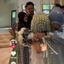 Bikin Salfok, Momen Ibu-ibu Geer Dikira dapat Buket dari Pengantin