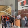 Diborgol dan Pakai Rompi Tahanan Oranye, Pj Bupati Sorong Yan Piet Mosso dkk Resmi Ditahan KPK!