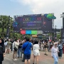 LIVE STREAMING: Suasana di GBK Jelang Konser Coldplay