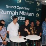 Sempat Viral Karena Gratiskan BBM di Sebuah SPBU, Konten Kreator Richard Theodore Kini Buka Rumah Makan Gratis