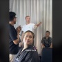 Momen Chris Martin Kasih Semangat di Backstage Sebelum Konser Coldplay di GBK Disorot: Ramah Banget!
